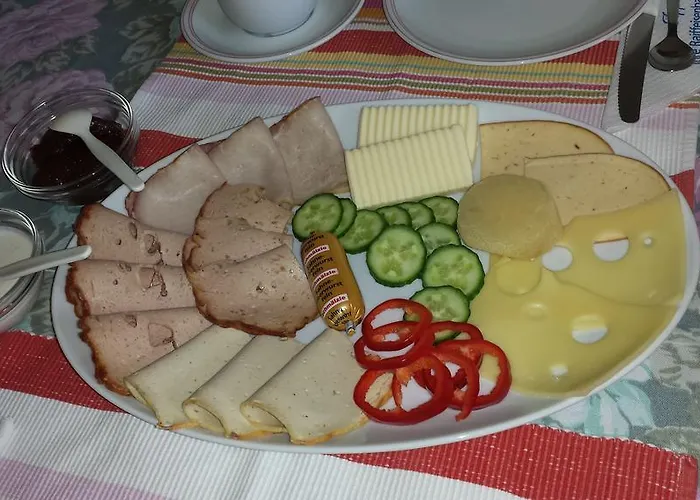 בית הארחה Gaestehaus Cornelia 3*